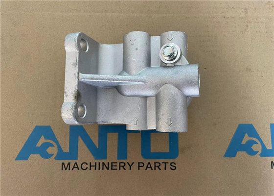 6745-71-7211 6745717211 Filter Head Excavator Parts For KOMATSU D65EX D65PX D65WX GD655 GD675